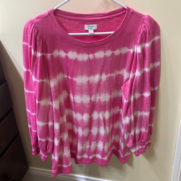 crown & ivy Tops - Crown and Ivy puffed sleeve t-shirt
